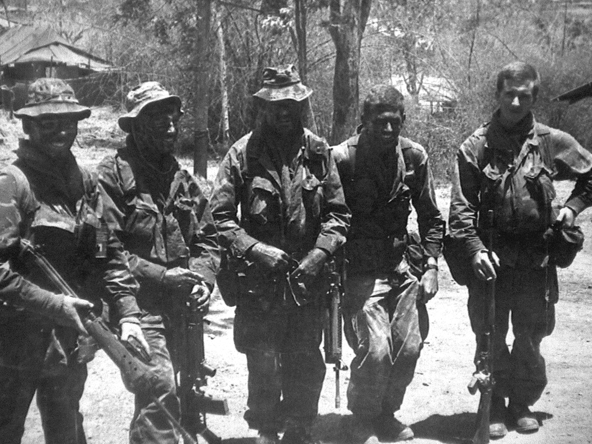 Eric (centre) with platoon, Vietnam 1970